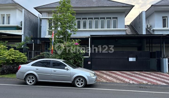 Rumah Luas Kokoh Siap Huni di Boulevard Kota Wisata