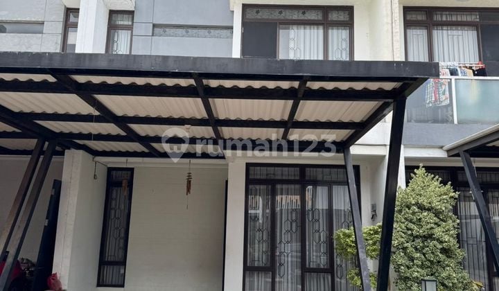 Rumah Cantik 2 Lantai di Metland Transyogi