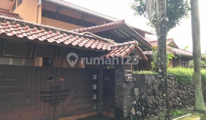 Fast Sale Rumah dua lantai furniture Jati & lantai Marmer di Yanatera Kompleks Bulog