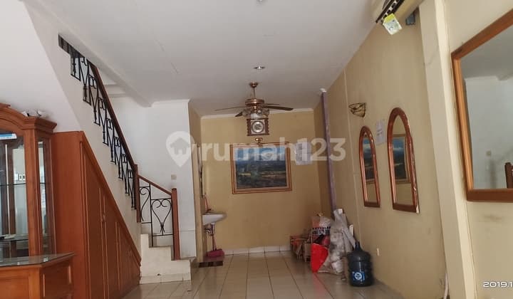 Harga Sewa Murah Ruko 2 lantai di Sentra Eropa Kota Wisata