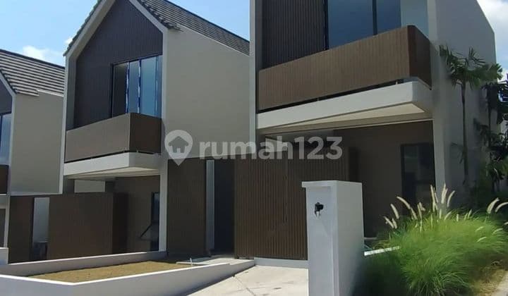 Villa 2 Lantai di Damara Village Jimbaran Hijau