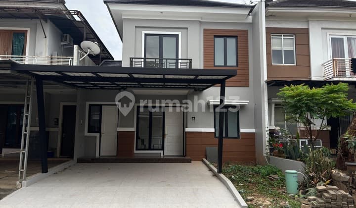 Turun Harga!!Rumah 2 Lantai Semi Furnished Siap Huni