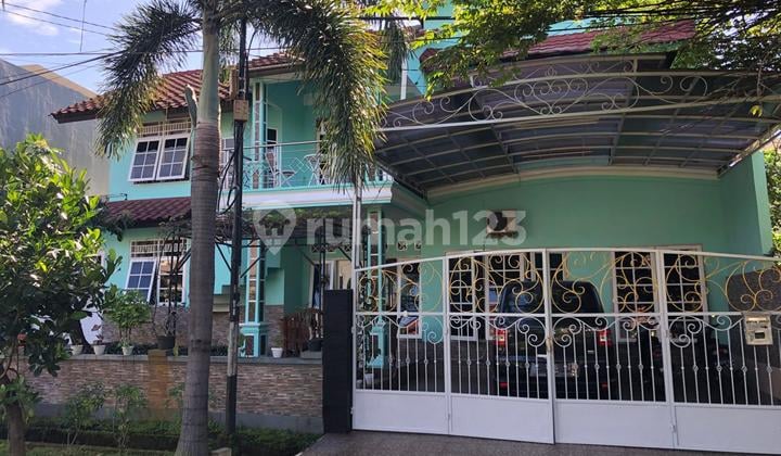 Rumah Luas Dua Lantai Semi Furnished di Permata Puri I Cimanggis Depok