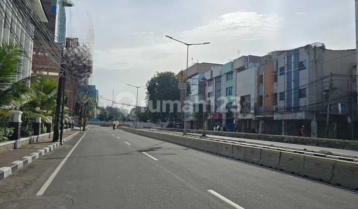 Ready-to-Use Shop House on the Main Road Hasyim Ashari, Gambir, Central Jakarta