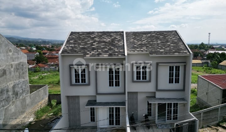 Rumah,2Lantai Dipasir Kuda View Gunung