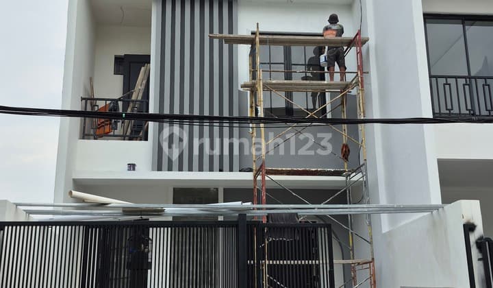 Investasi Terbaik Rumah Murah 2 Lantai di Araya Surabaya