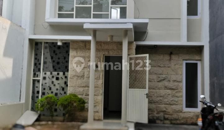Rumah 2 Lantai Murah di Istana Mentari Sidoarjo Siap Huni
