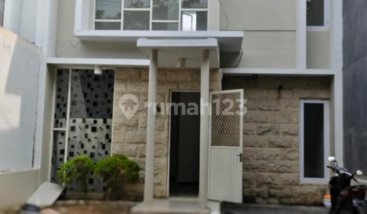 Rumah 2 Lantai Murah di Istana Mentari Sidoarjo Siap Huni