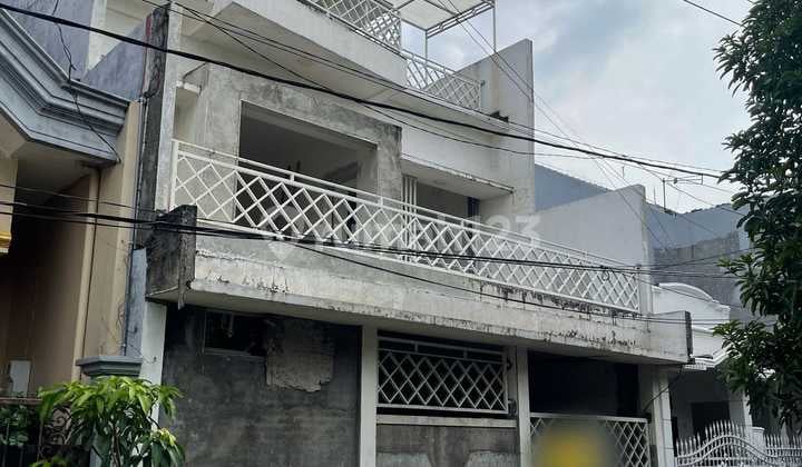 Best Investment Rumah Murah 3 Lantai di Deltasari Sidoarjo