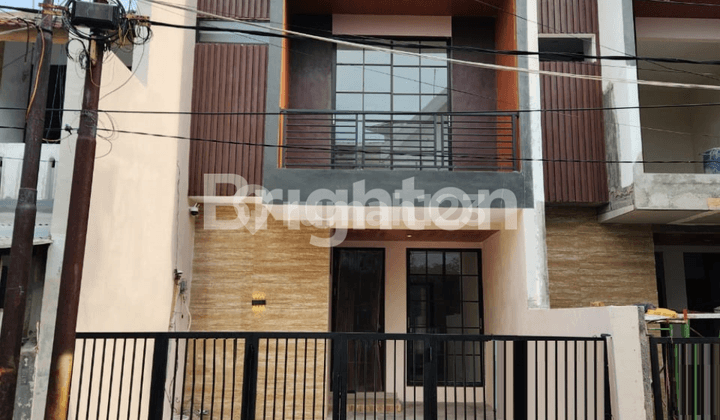 RUMAH 2 LANTAI MINIMALIS RUNGKUT MAPAN SIAP HUNI DEKAT PANDUGO PENJARINGAN UPN GUNUNGANYAR MERR KEDUNG BARUK