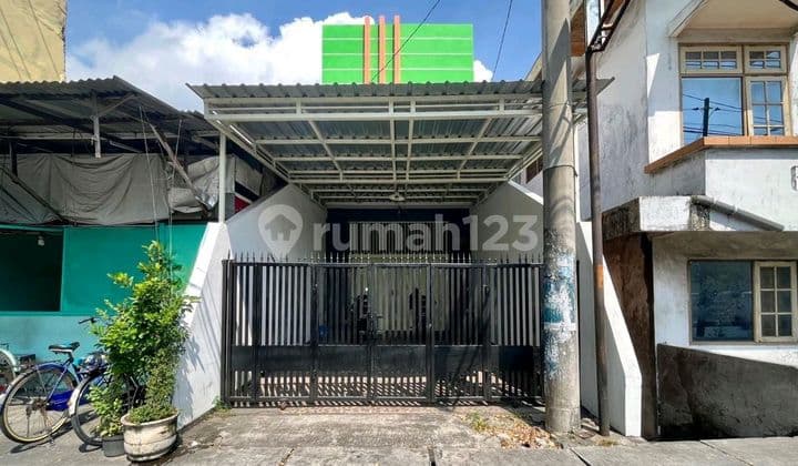 Rumah Pantai Mentari , Row Jalan 3 Mobil