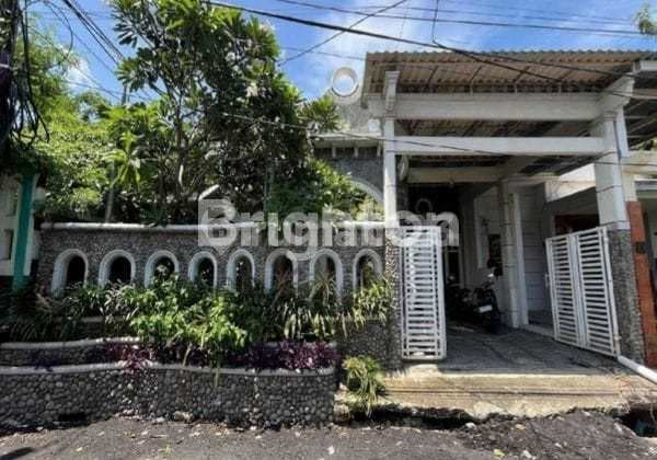 Ketintang House, Wide Street Row, Suitable For Business