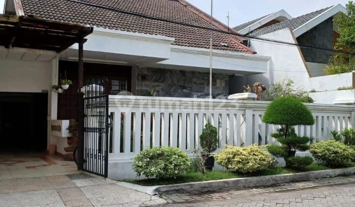 1.5 STORY HOUSE READY TO OCCUPY SARONOJIWO SURABAYA, NEAR PRAPEN NEGOTIABLE