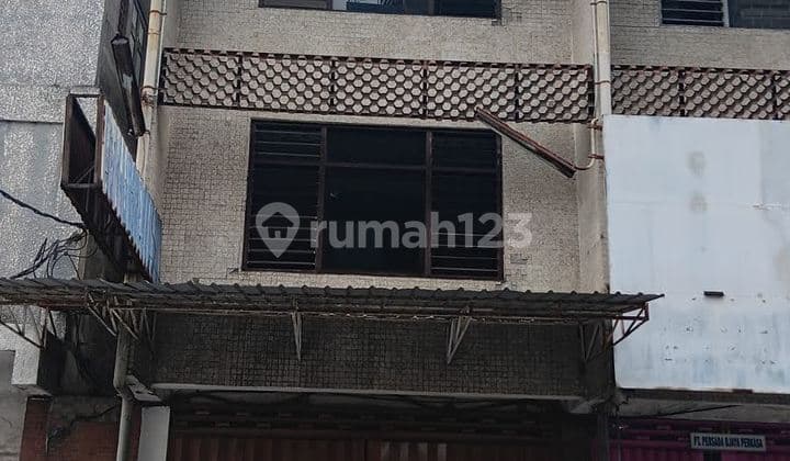 Well-Maintained 3-Story Ruko at Pasar Atom Near Gloria Fabric Store