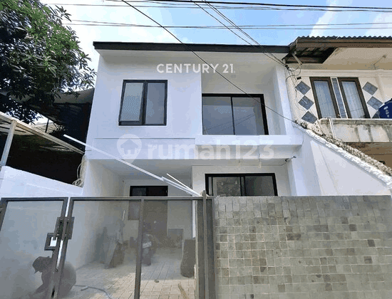 House for Sale in Bintaro Jaya Sector 2, Attractive Price, Under Renovation