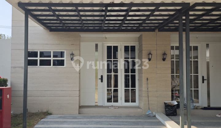 Semi-furnished Bukit Mas Paddington Tourist House.