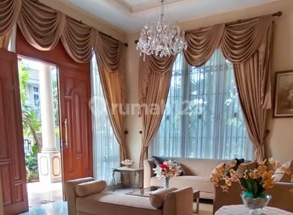 Rumah Bagus & Hoek 2 Lantai di Pulomas Barat Jakarta Timur