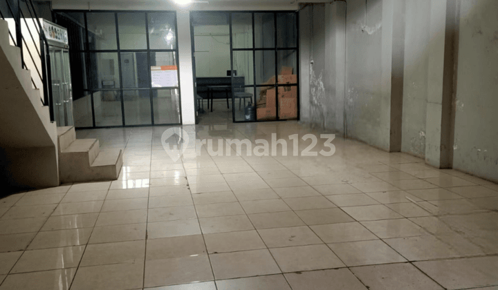 For Rent: Strategic Location Shop House on Main Road Jl. Sudirman Bandung