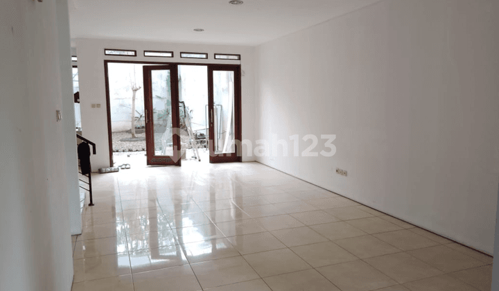 Di Jual Rumah Minimalis Terawat Komplek Pondok Hijau, 2 Lantai