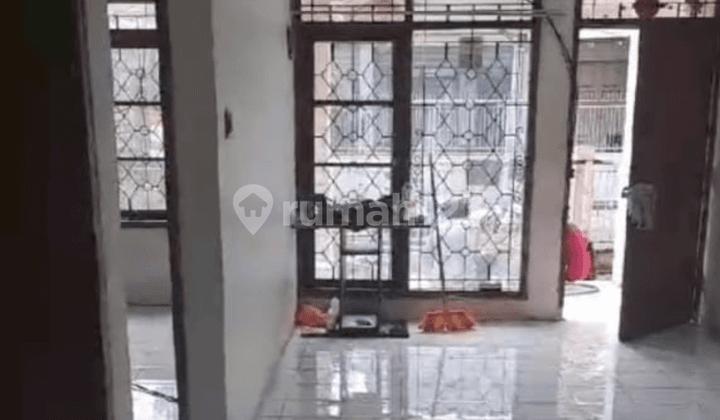 For Rent House Taman Kopo Indah 3, 1.5 Floors, 4 Bedrooms, 2 Km