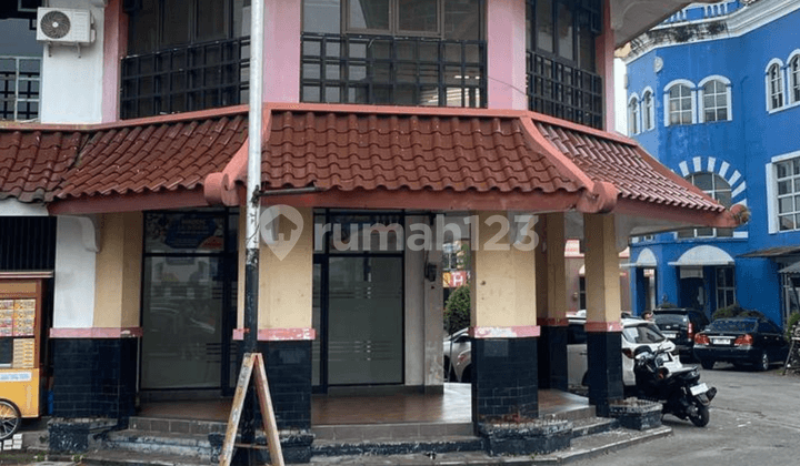 Di Sewakan Ruko Metro Indah Mall, 3 Lantai, Posisi Hook, Lingkungan Ramai