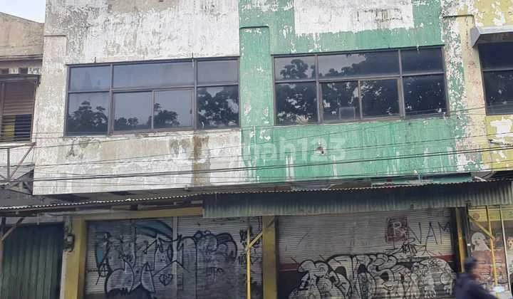 Disewakan ruko lebar 10 nol jalan raya Manyar, Surabaya Disewakan ruko lebar 10 nol jalan raya Manyar, Surabaya