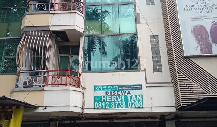 Disewa Ruko di Jalan Boulevard Taman Palem Lestari. Lokasi Strategis