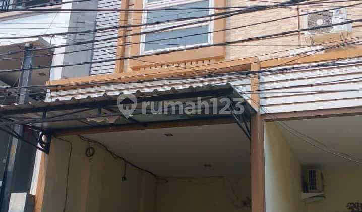 Rumah 3 Lantai Bagus di Muara Karang. 4x15. Hadap Utara