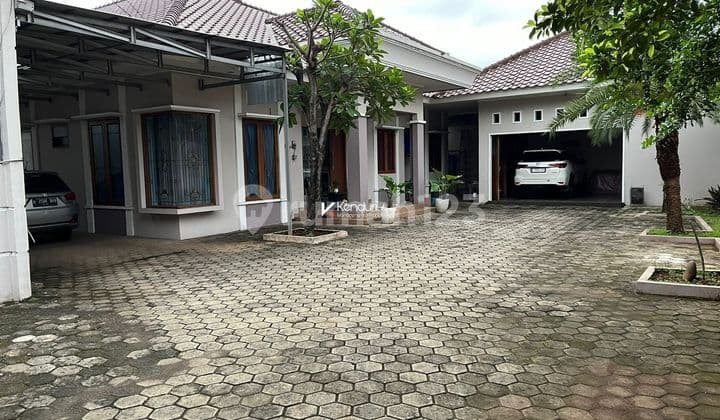 RUMAH MEWAH MINIMALIS MODERN DEKAT TOL TB SIMATUPANG