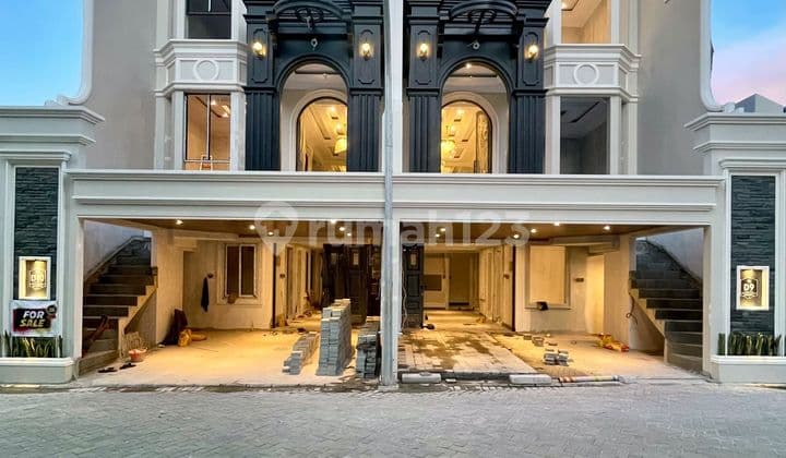 Rumah Mewah Private Pool Townhouse Dekat Tol Tb Simatupang