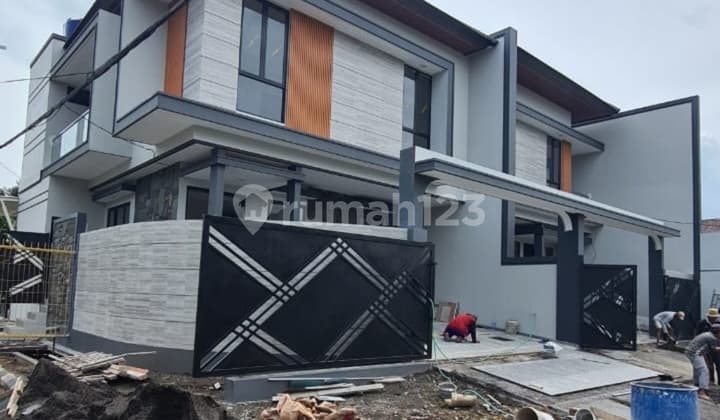 New Minimalis Modern di Sutorejo Prima - Rumah Hook Favorite