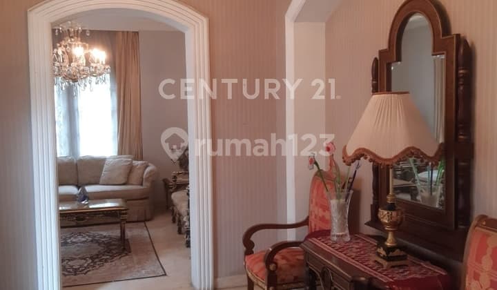 Luxury House in the Elite Area of Kebayoran Baru, South Jakarta