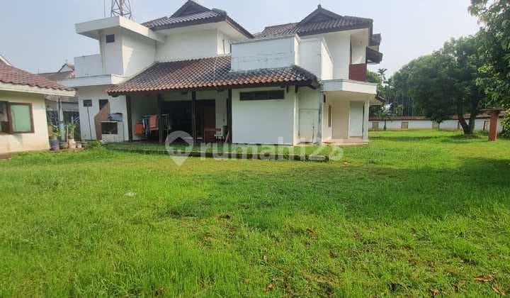 Rumah Luas Asri Nyaman Di Pusat Kota