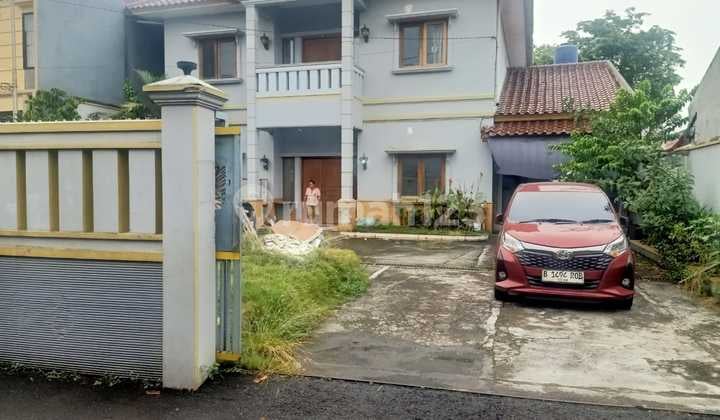 Rumah Luas Mewah Di Jatiwaringin