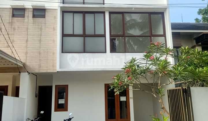 Rumah 2 Lantai Bagus Siap Huni 3 Akses Tol Pondok Gede Bekasi Kota