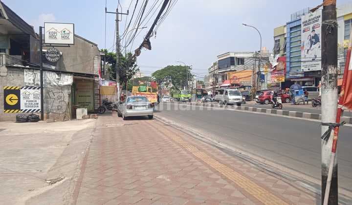 Tanah Plus Cafe Dijalan Utama Kebayoran Cocok untuk Padel dan Kuliner