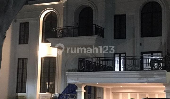 Rumah 2 Lantai Grandwisata Estetik Amerika Style,Depan Mall Living