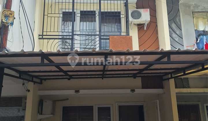 Jual Rumah Golden Palm Residence, Baru Renovasi, 2 Lantai, Siap Huni
