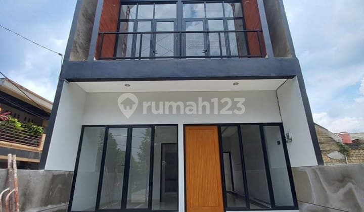 Rumah Design Modern Mewah Tanah Luas di Dekat Polsek Beji Kukusan Depok