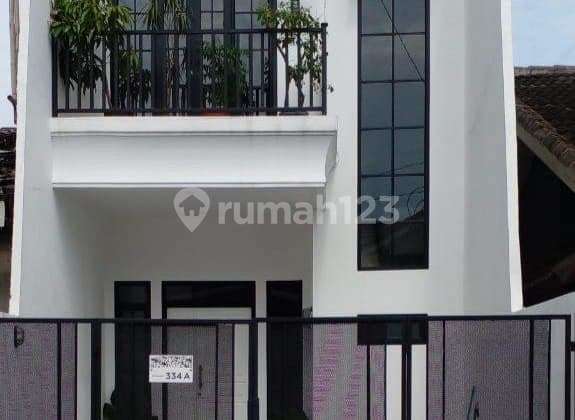 Rumah 2 Lantai Siap Huni Tanah Luas di Komplek Megapolitan Cinere