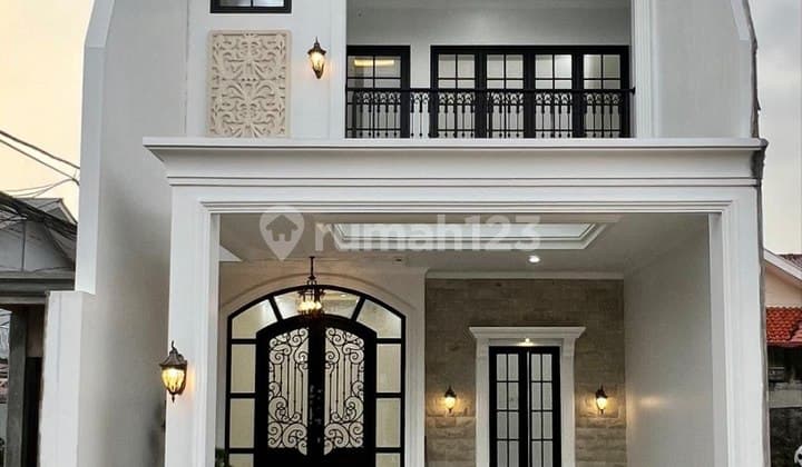 Luxurious Grand House in Tugu Tanah Baru, Beji, Depok, Border of South Jakarta