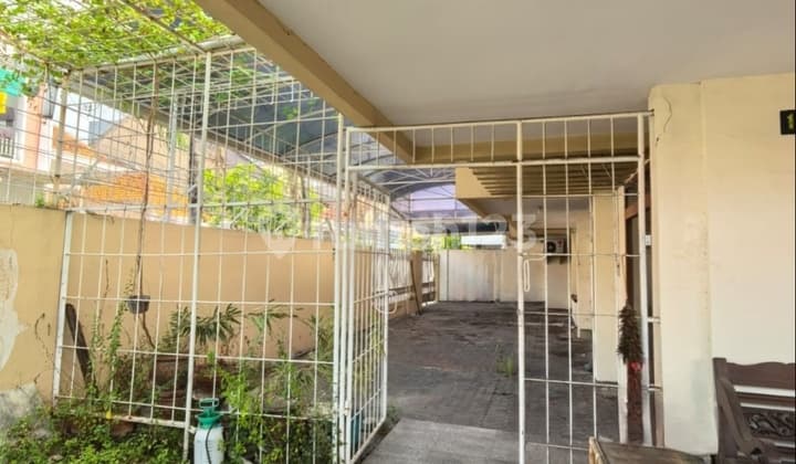 Rental: Ready-to-Occupy Secondary House in City Center, Ngagel Area, Surabaya
