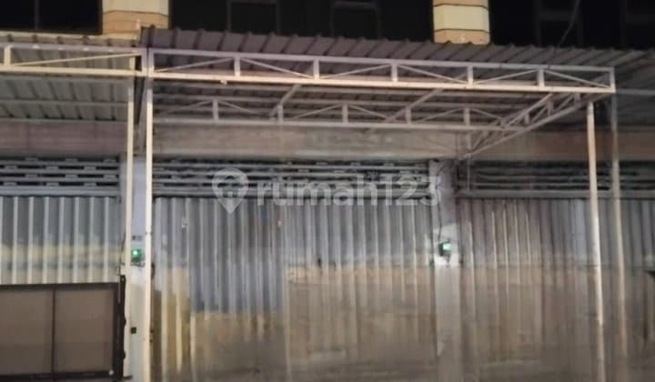 Rental Shop House in the Area Near Kapas Krampung, Surabaya