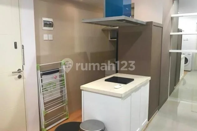 Disewakan Unit 2Br Jadi 1Br Furnish Mewah Apartemen Tanglin, Sby