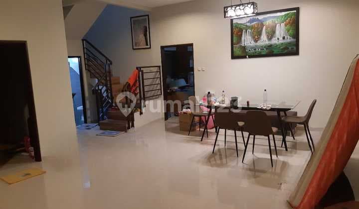 House Still Occupied at Singgasana Mekar Wangi Bandung
