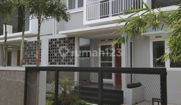 Comfortable Minimalist House in Pasirluyu Bkr, Regol District, Bandung