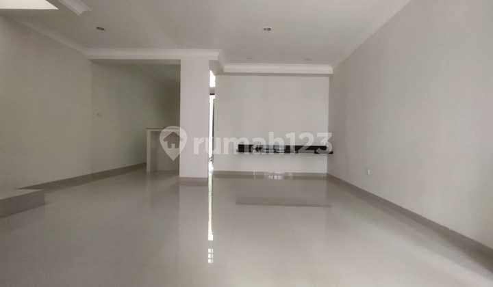 Dijual Rumah Bagus Siap Huni Sudah Renov di Podomoro