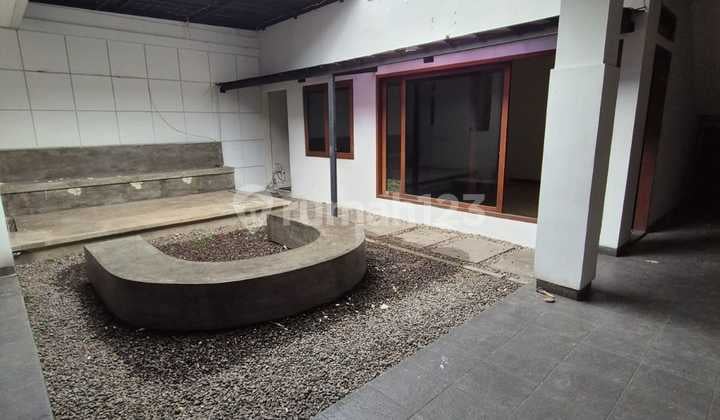 Disewakan Rumah Ex Cafe Strategis Turangga Dekat Pelajar Pejuang