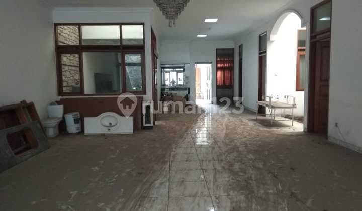 Dijual Rumah Besar Kokoh Sayap Pungkur Dekat Kepuskot Alun Alun Bandung