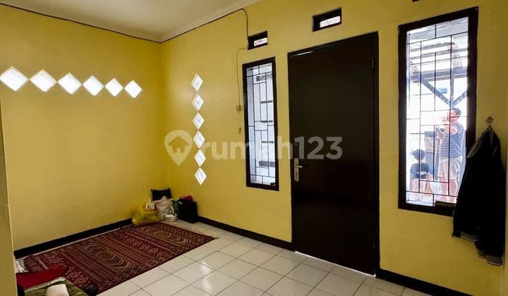 Rumah Bersih Terawat di Taman Rahayu Bandung